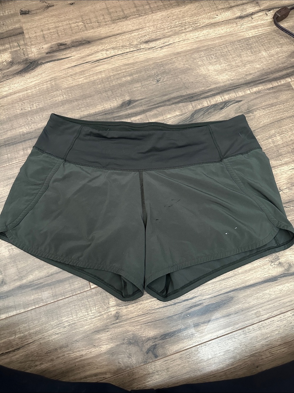 Lululemon Speed Up shorts in Olive